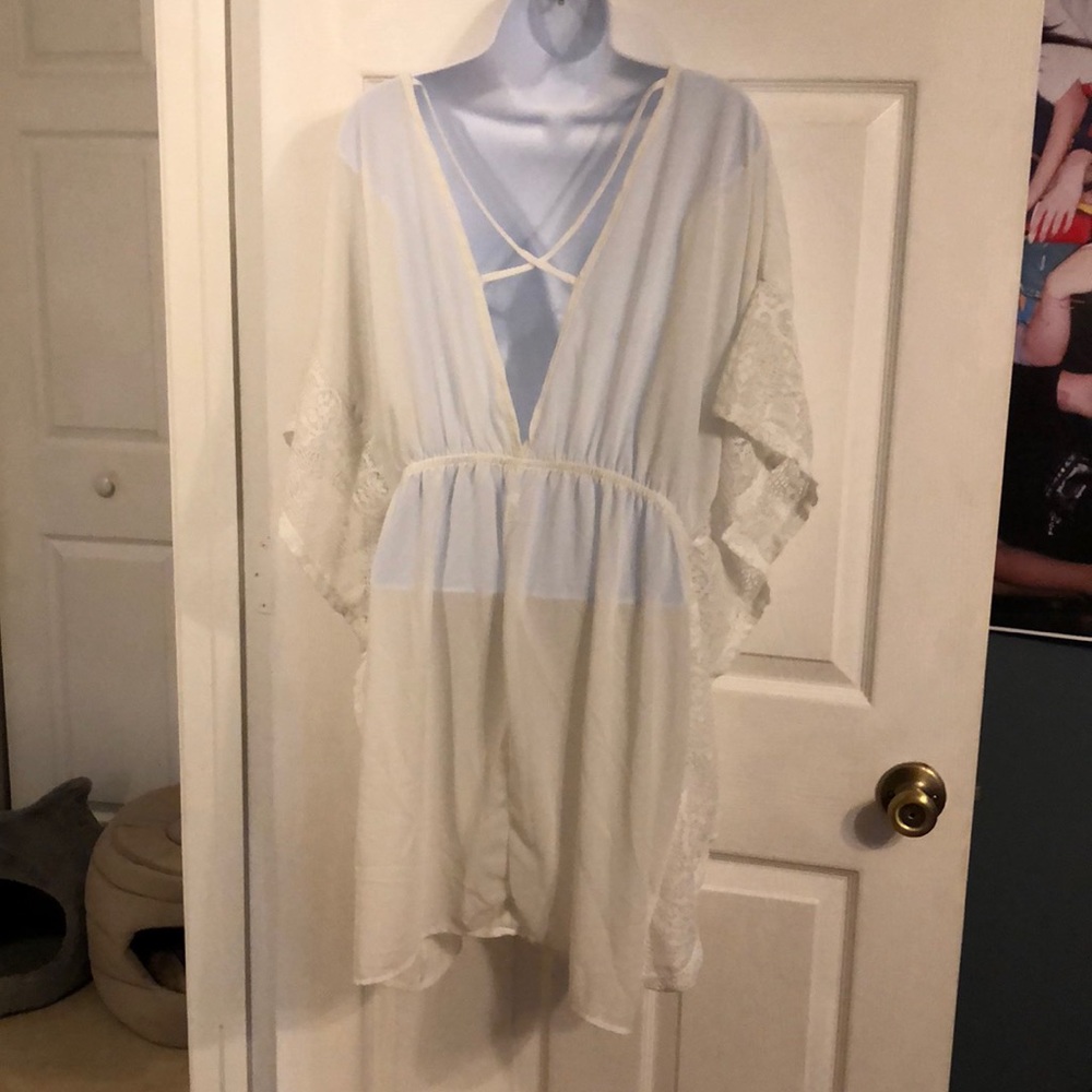 White loose fitting swim cover up size XL